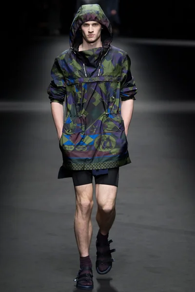 Look 4